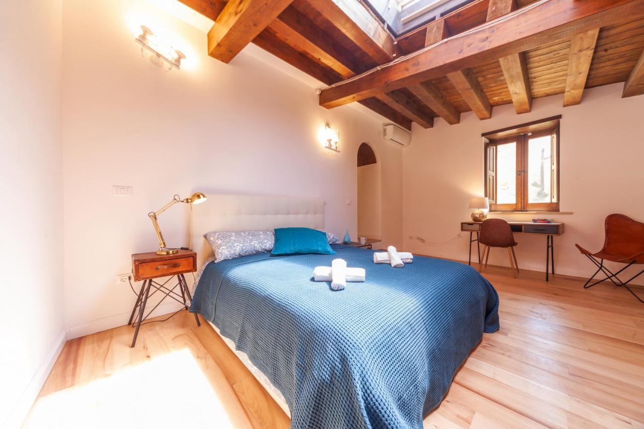 Vakalu-Piazza Duomo Charming Apartment Syracuse Exterior photo